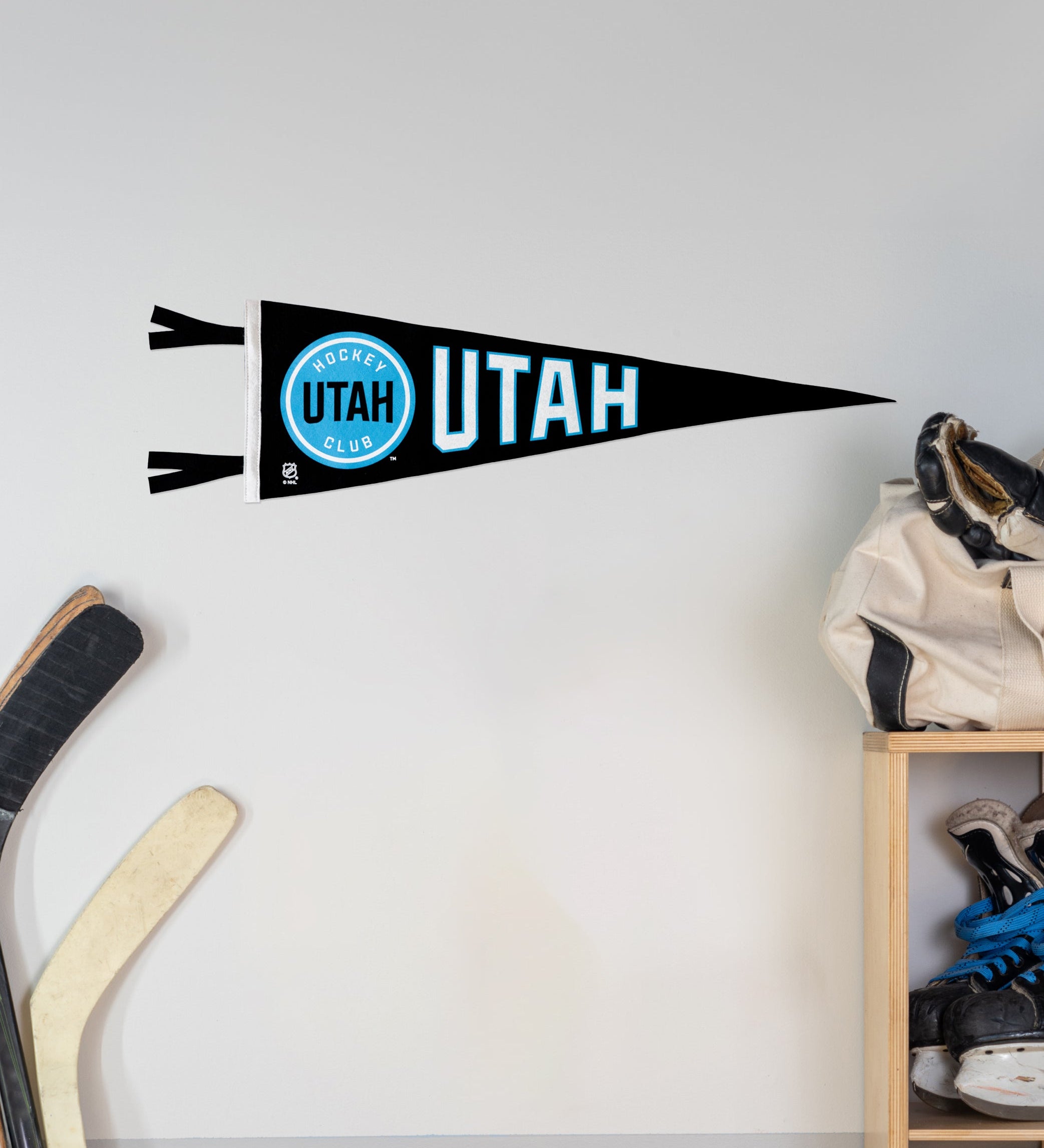 24-UtahHockeyClub-BlackPennant-LIFESTYLE.jpg