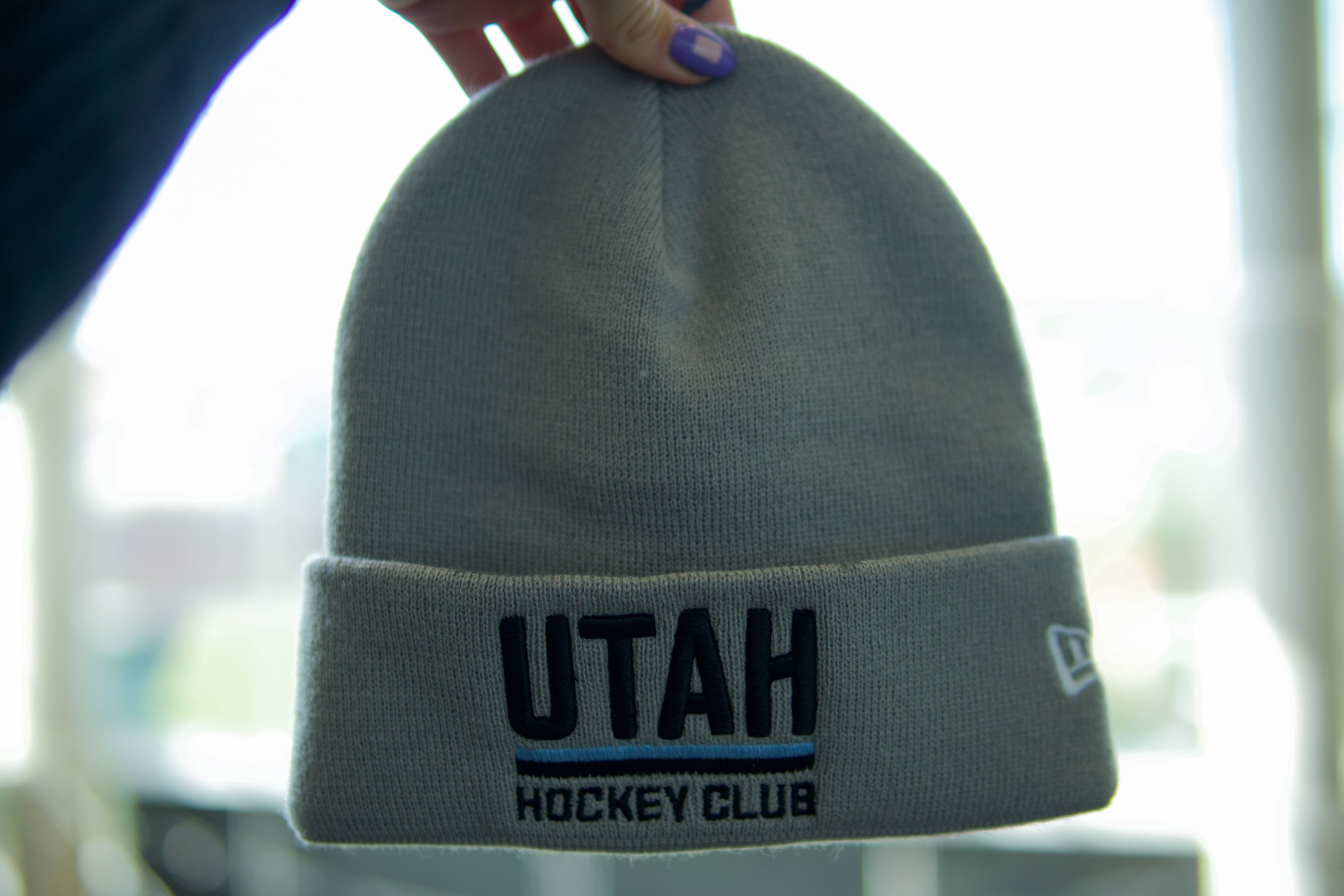 Utah Hockey Gray Stripe Logo Knit - Black - New Era