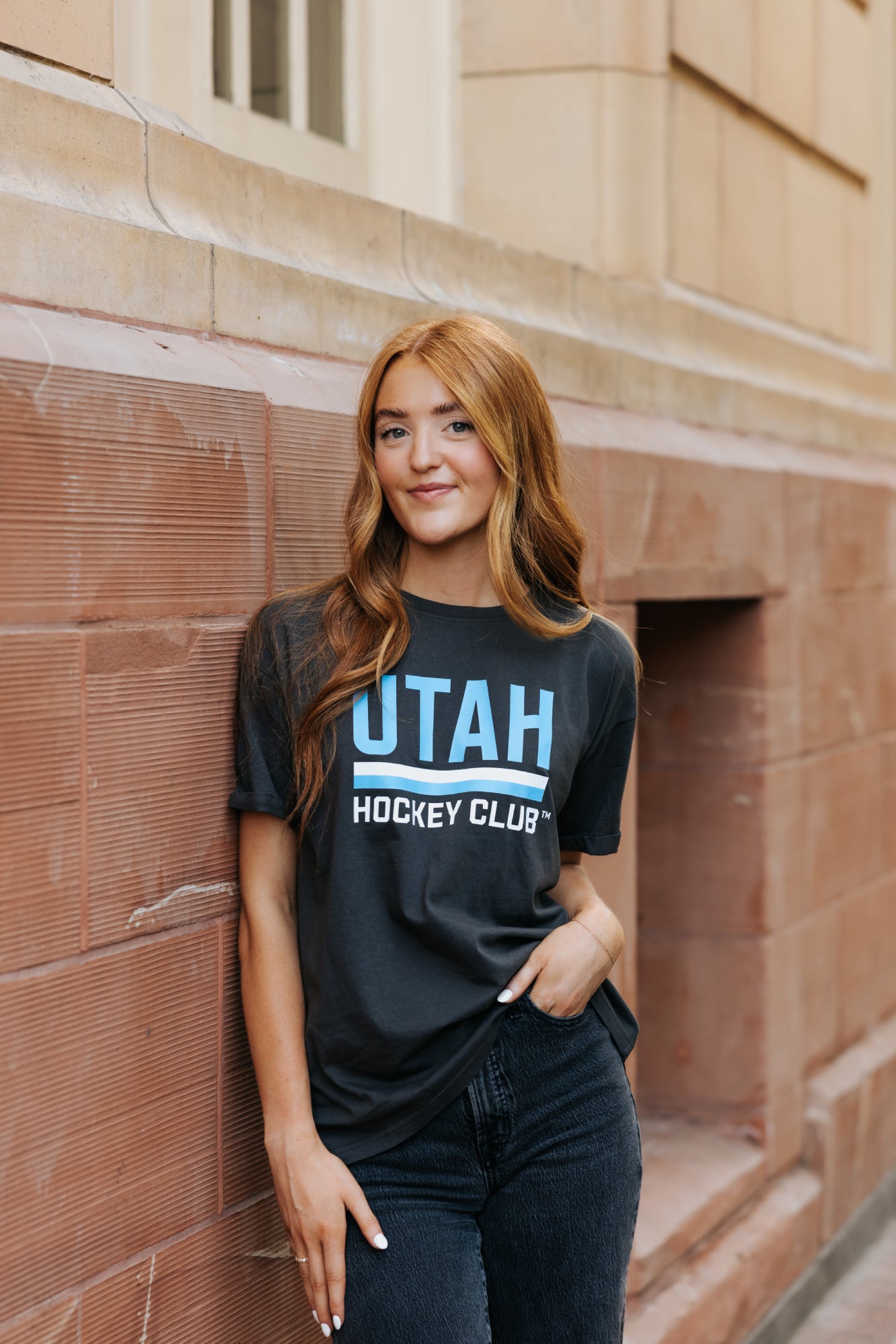 Women's Utah Hockey Primary Boyfriend Tee - Grey - WEAR