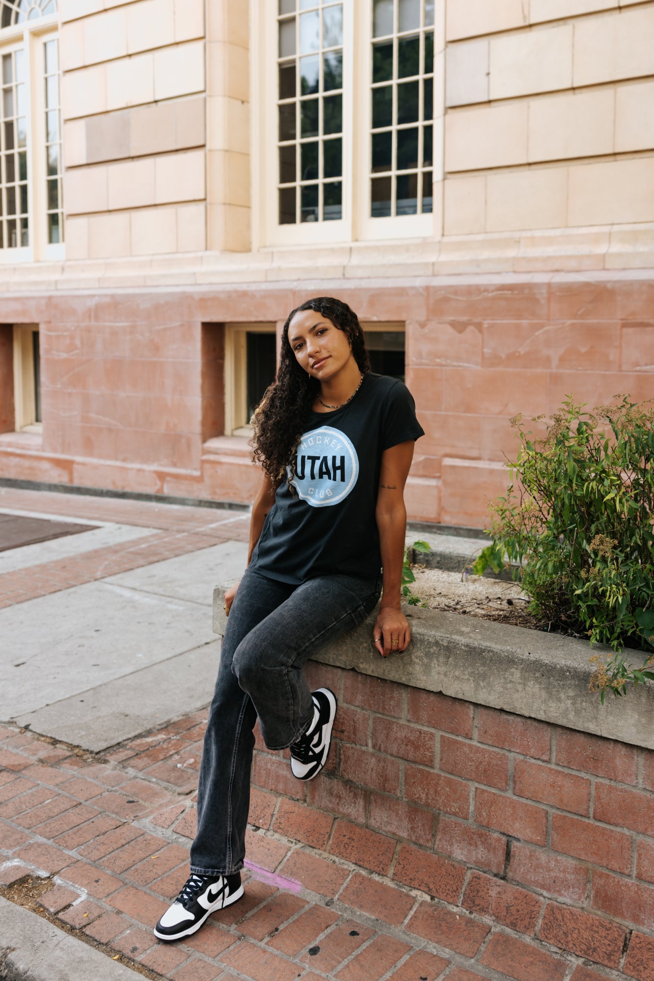 Women's Utah Hockey Circle Logo Franklin Tee - Black - 47 Brand